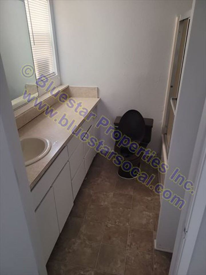 15469 Hesperia Rd - Photo 2 of 17