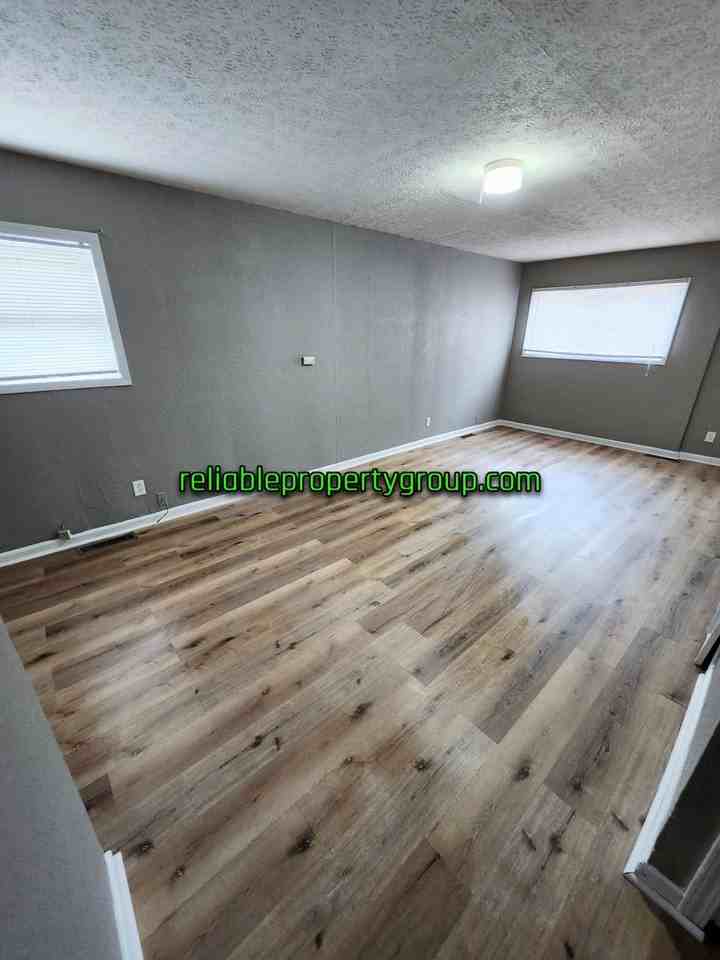 5218 Mcclellan St - Photo 3 of 12