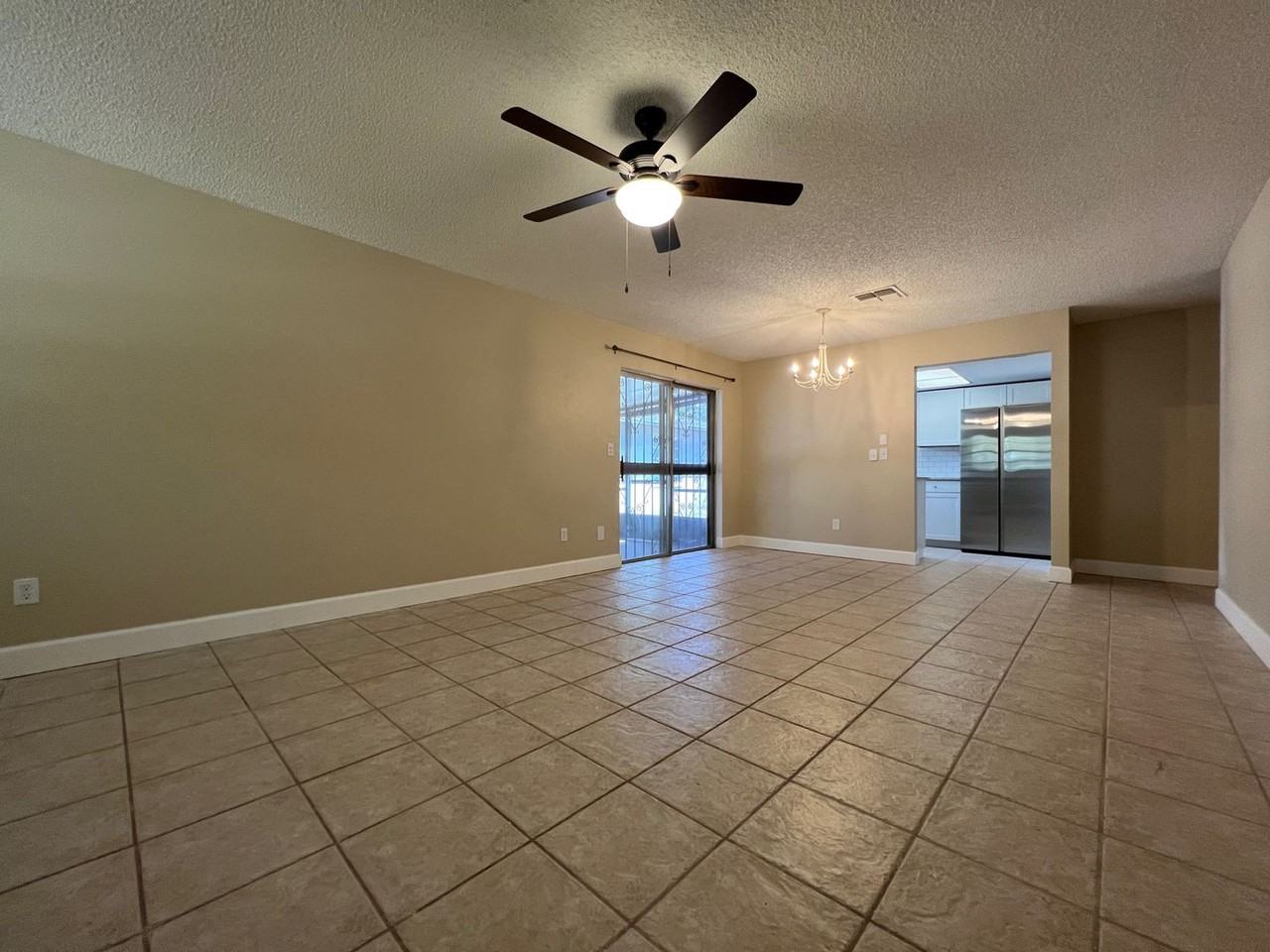 529 Hibiscus Way - Photo 2 of 37