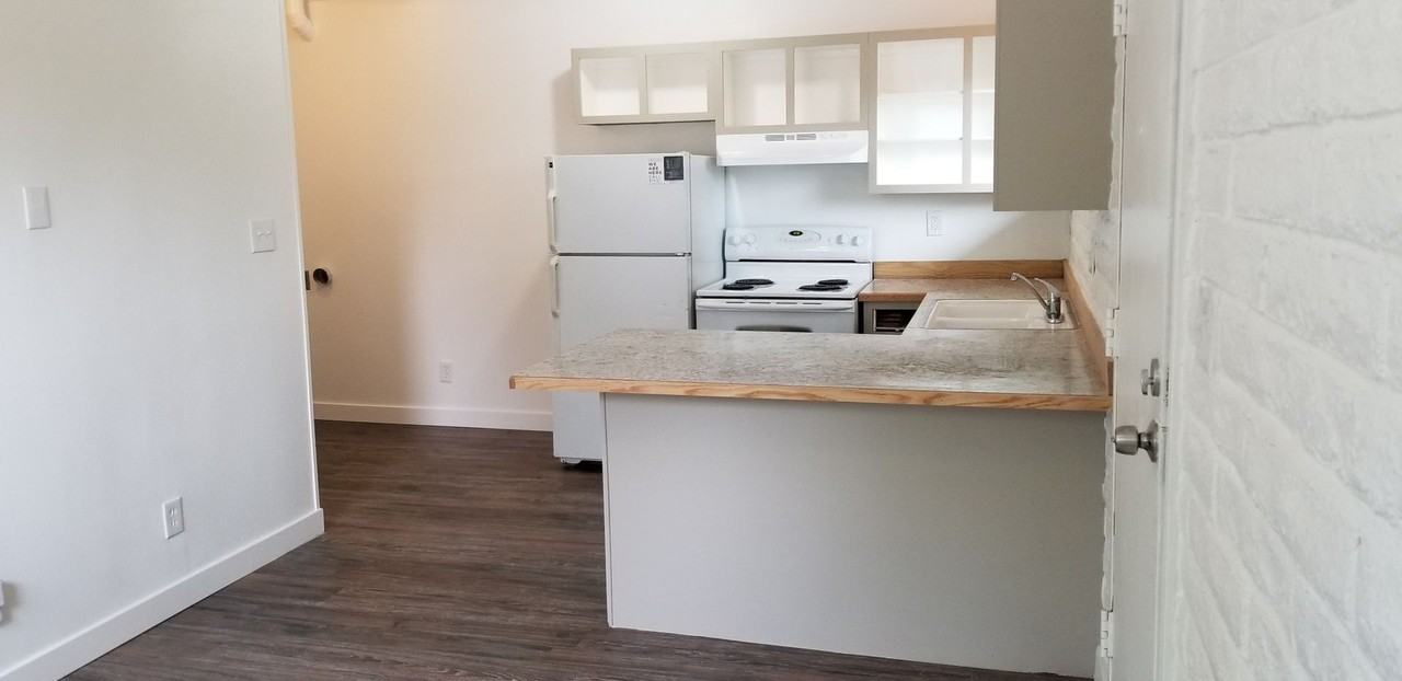 761 W 600 S - Photo 2 of 16