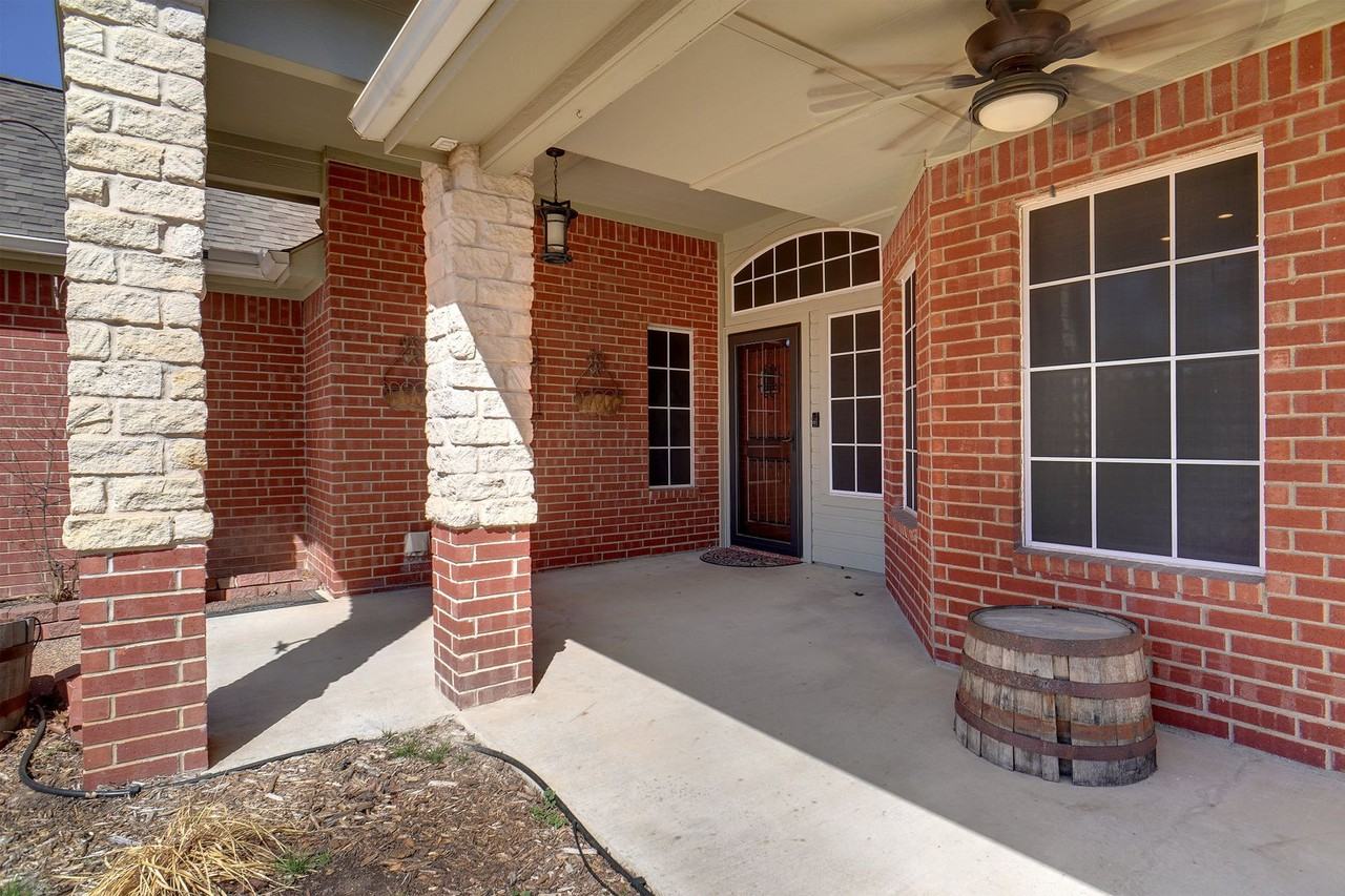 7020 Cattle Dr - Photo 2 of 18