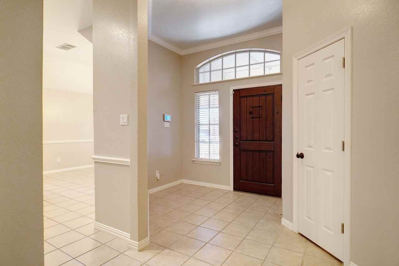 7020 Cattle Dr - Photo 3 of 18