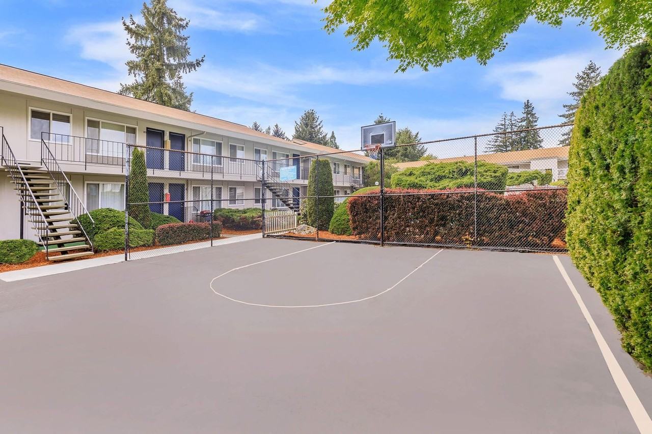 18225 1st Ave SO. - Photo 5 of 12