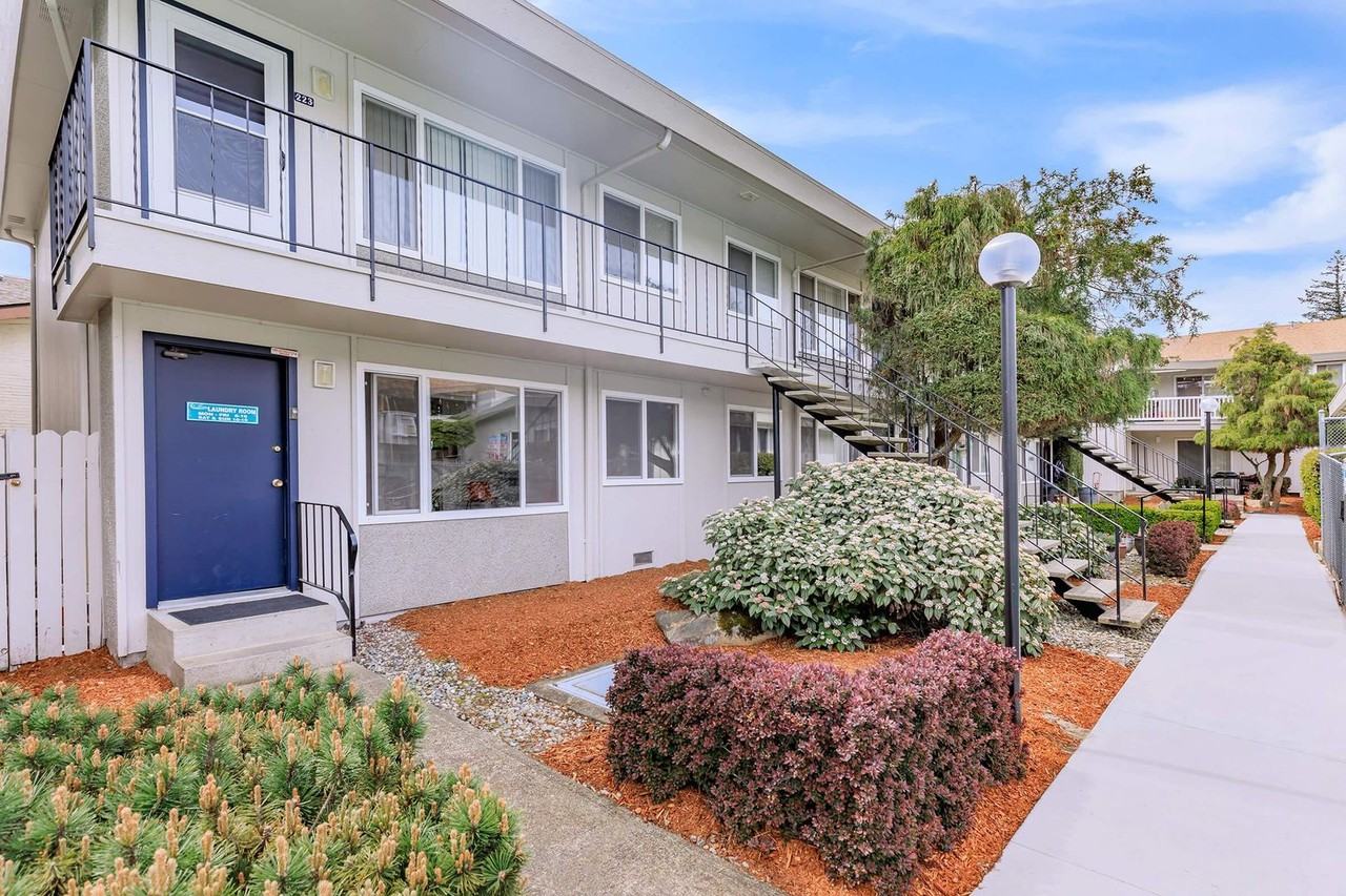 18225 1st Ave SO. - Photo 3 of 17