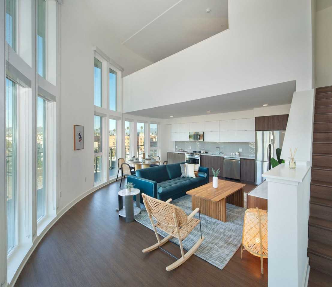 Nova Apartments on Wilshire - Photo 2 of 50