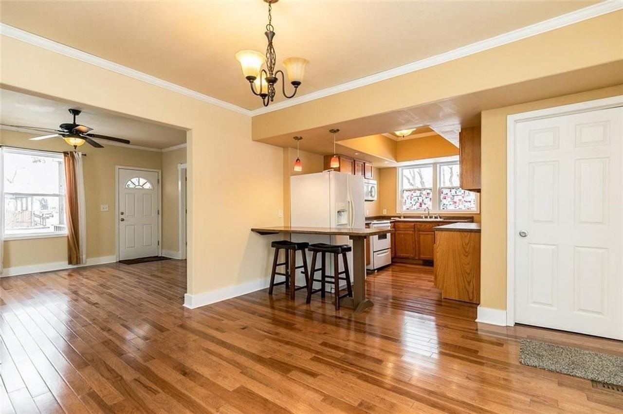 828 8th Ave Sw - Photo 2 of 19