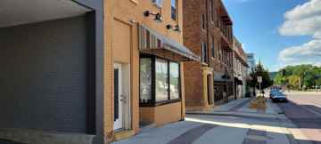 featured image of 117 E Cherry St