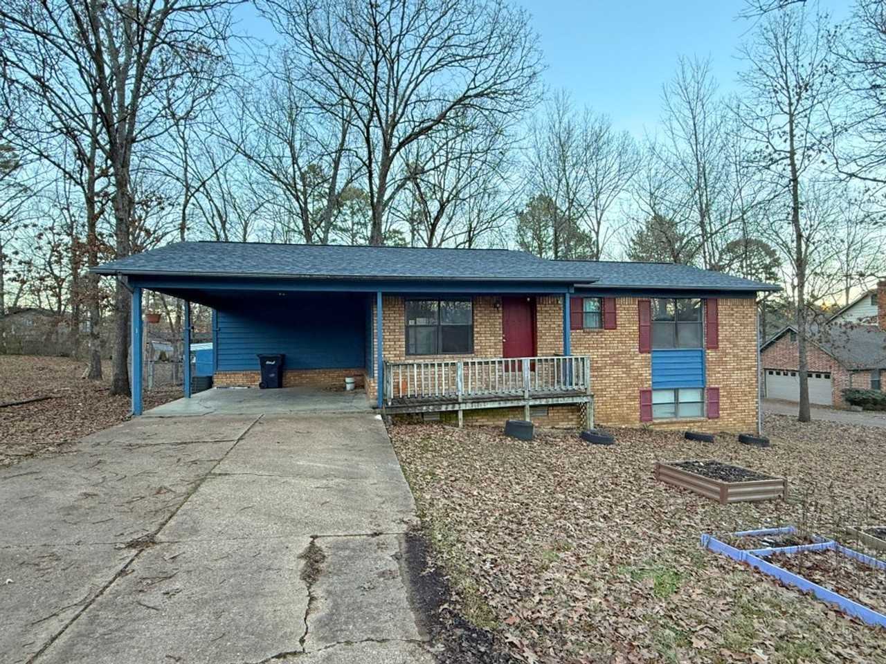 107 Oriole St - Photo 2 of 19