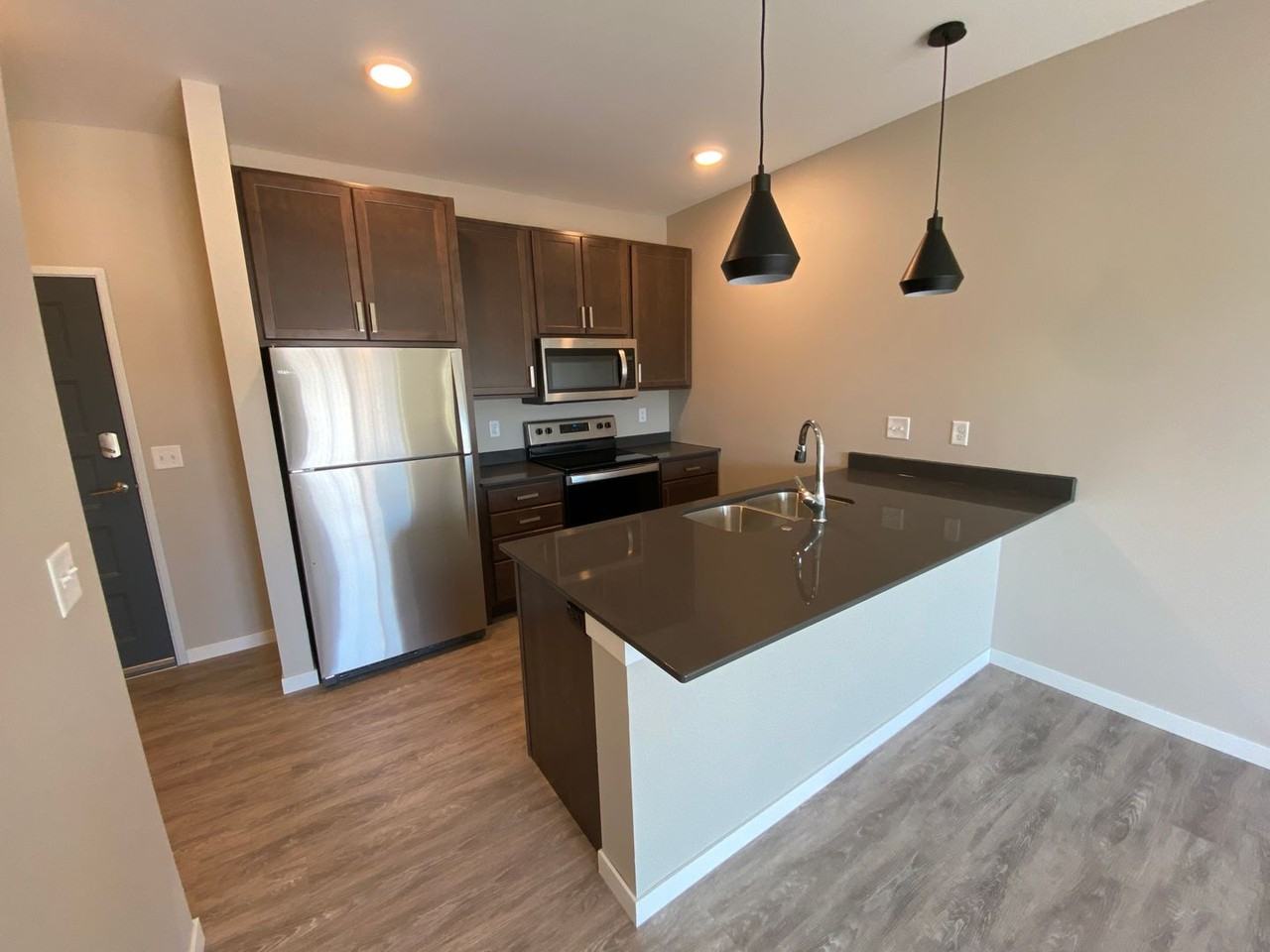 Edition III - Bldg 6 - Photo 2 of 50