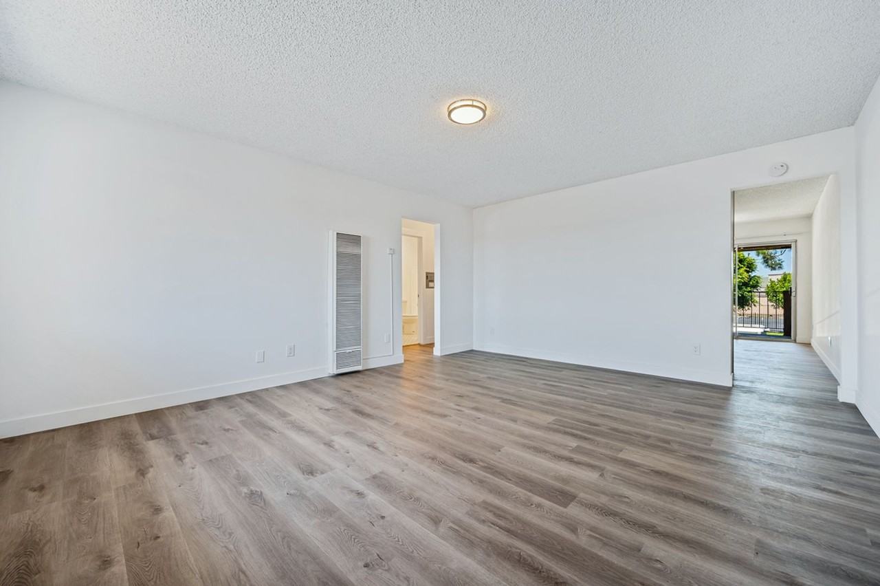 5565 Ackerfield Ave. - Photo 4 of 50