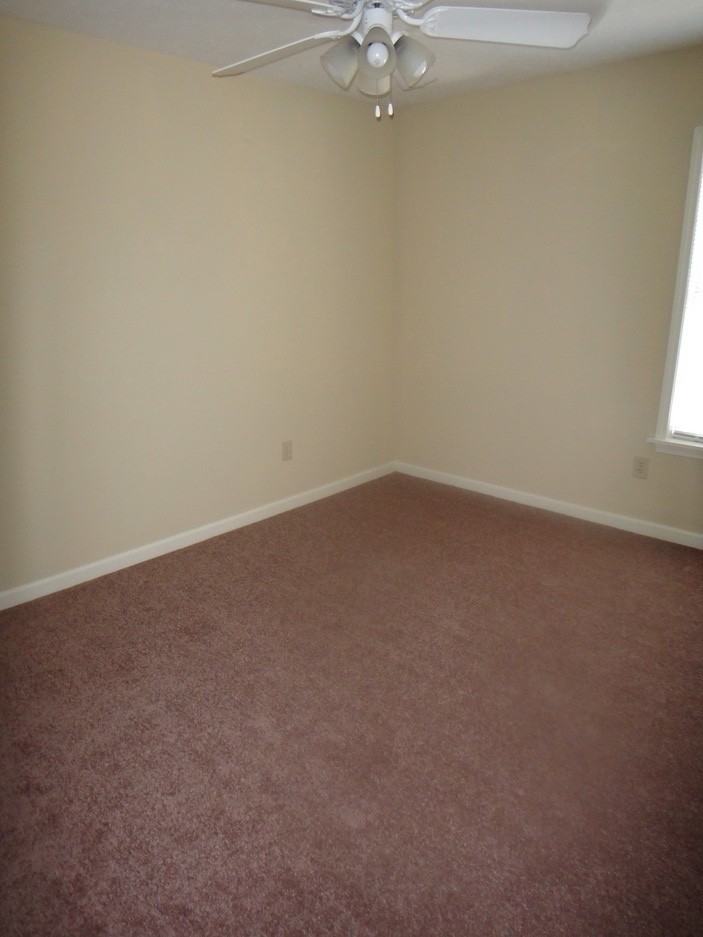 731 Ethan Ln - Photo 3 of 8