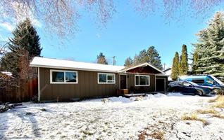 featured image of 1213 Ne Hollinshead Dr