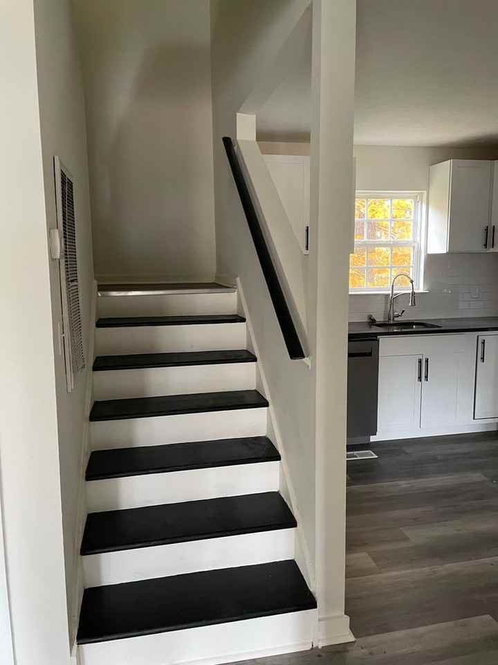 907 Sylvan Dr - Photo 3 of 12