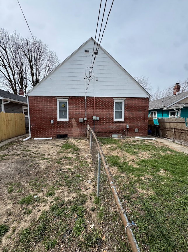 1511 North Chester Avenue - Photo 2 of 13