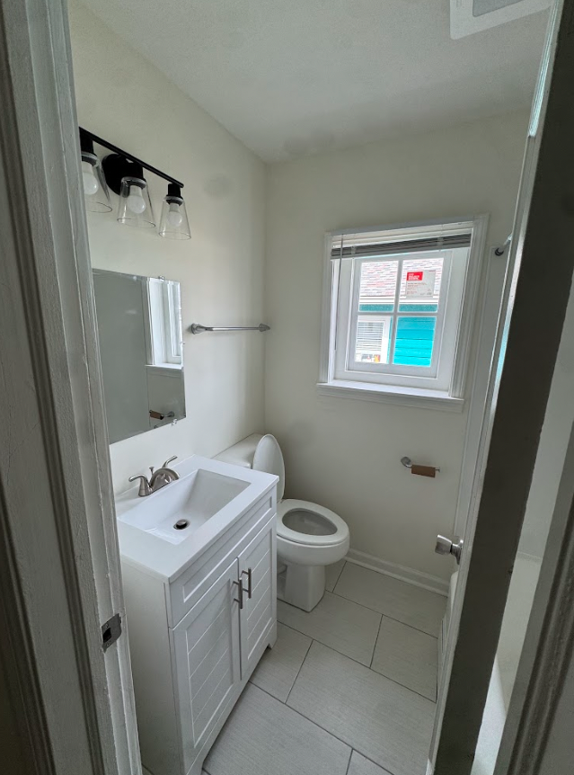 1511 North Chester Avenue - Photo 4 of 13