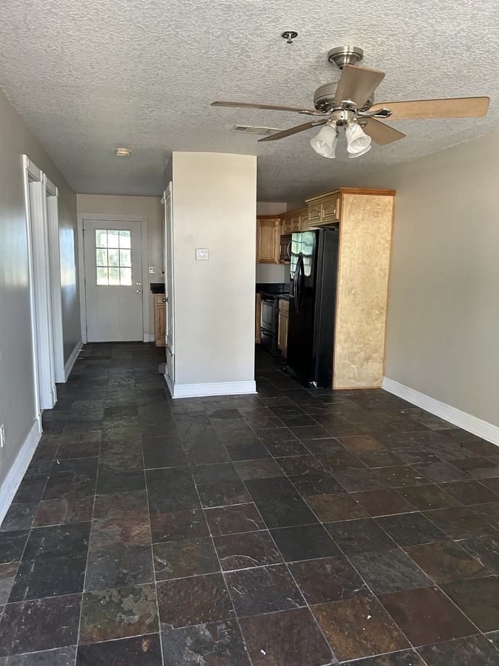 810 McCune Ct - Photo 2 of 6