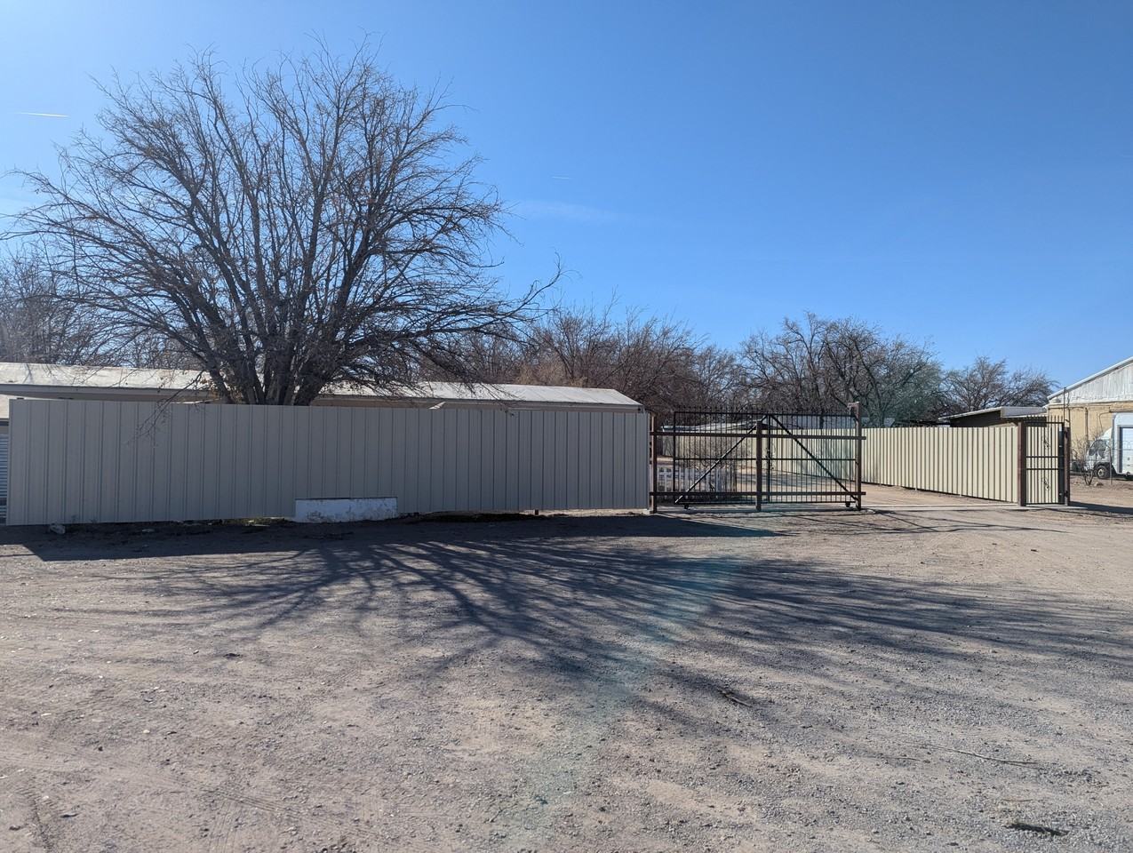 2801 West Picacho Avenue - Photo 3 of 4