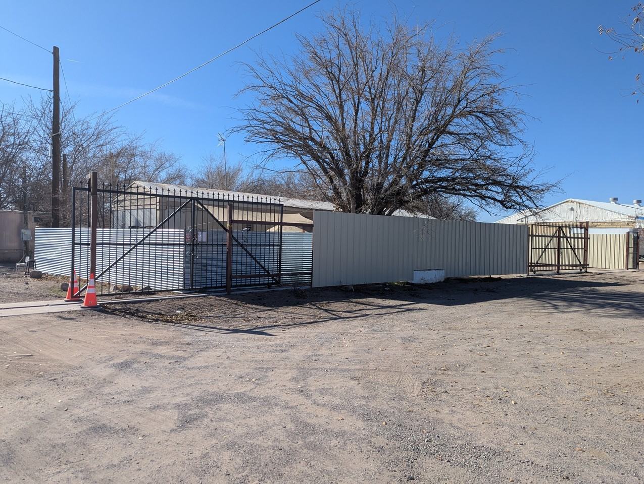 2801 West Picacho Avenue - Photo 2 of 5