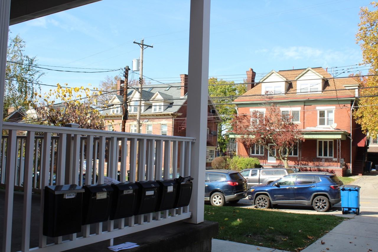 5830 Bartlett (JR) - Photo 2 of 12