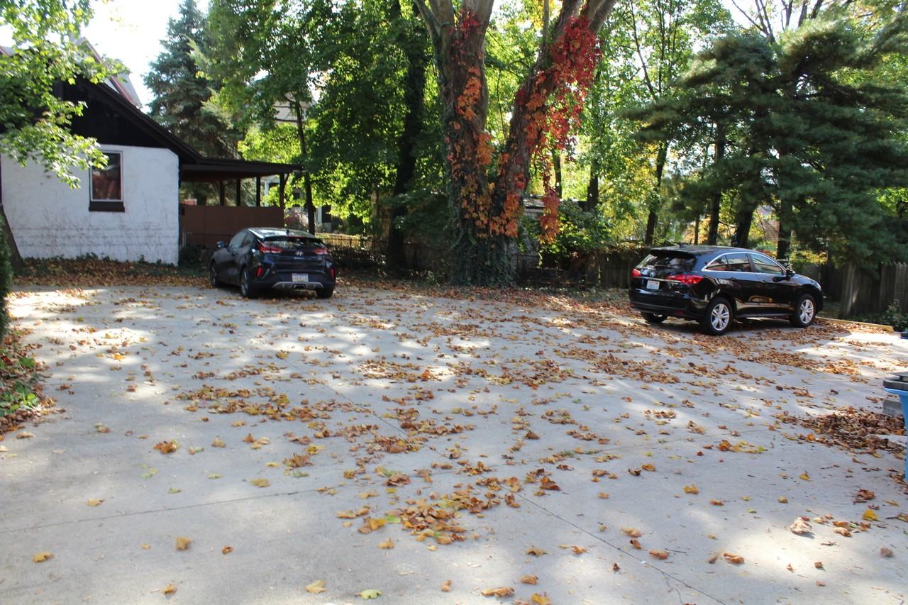 5830 Bartlett (JR) - Photo 3 of 12