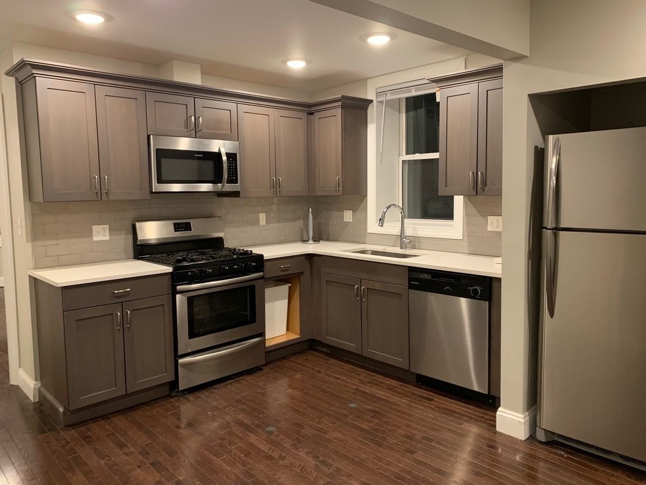 5830 Bartlett (JR) - Photo 6 of 12