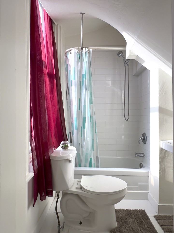 218 Queen Street East #6 - Photo 3 of 5