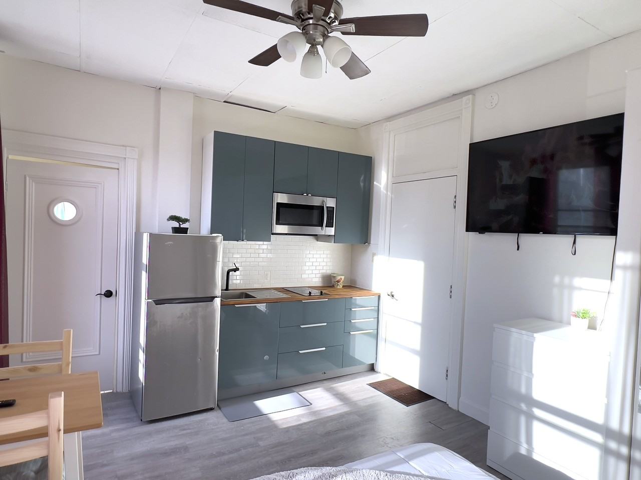 218 Queen Street East #6 - Photo 5 of 5