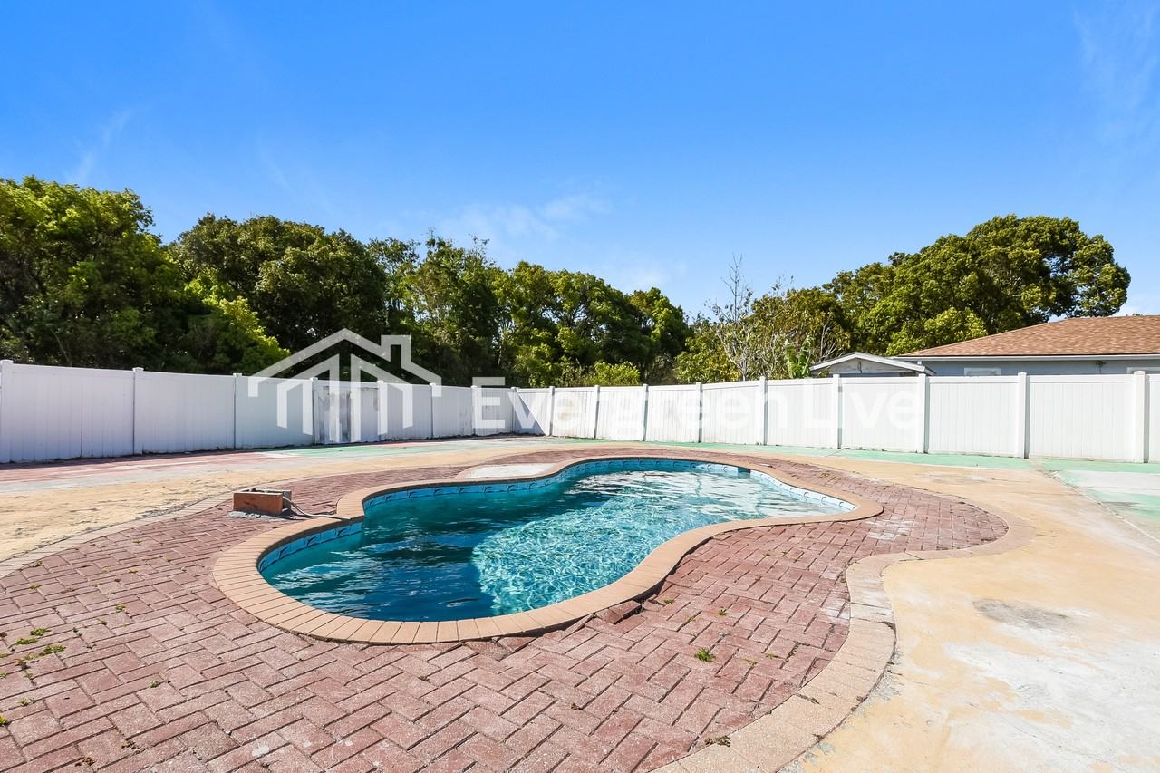 4058 Spoonbill Ave - Photo 4 of 18