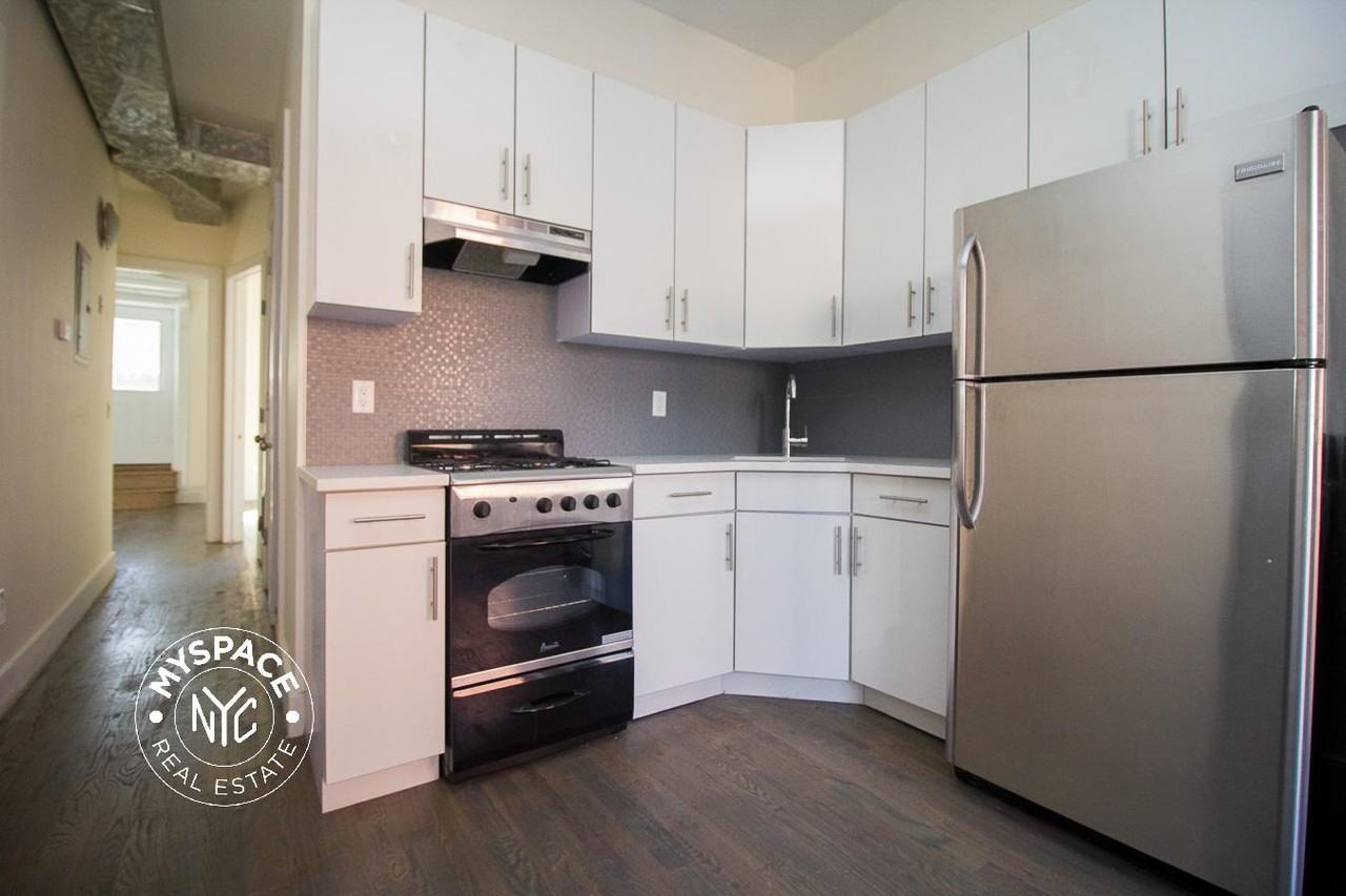 364 Bainbridge St #2 - Photo 5 of 7