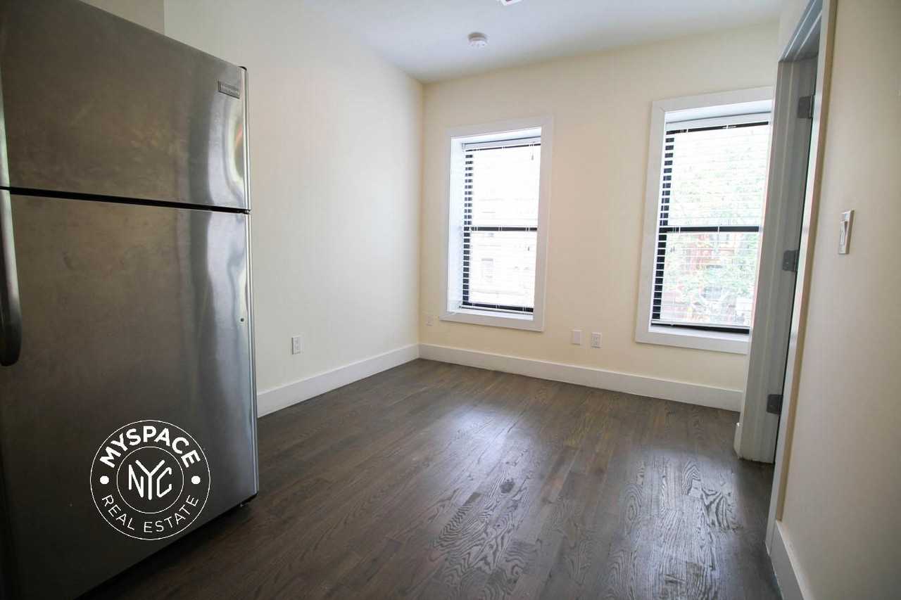 364 Bainbridge St #3 - Photo 3 of 9