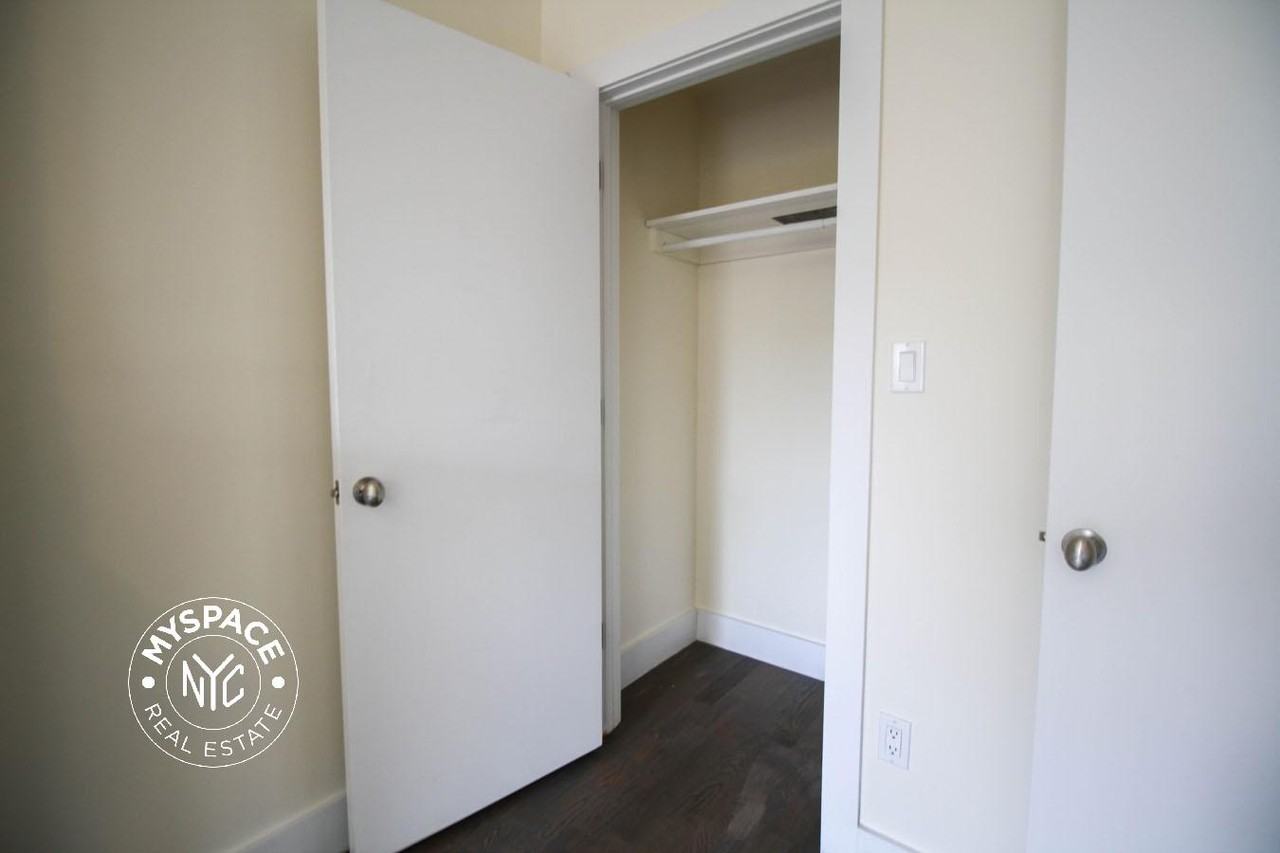364 Bainbridge St #3 - Photo 6 of 9