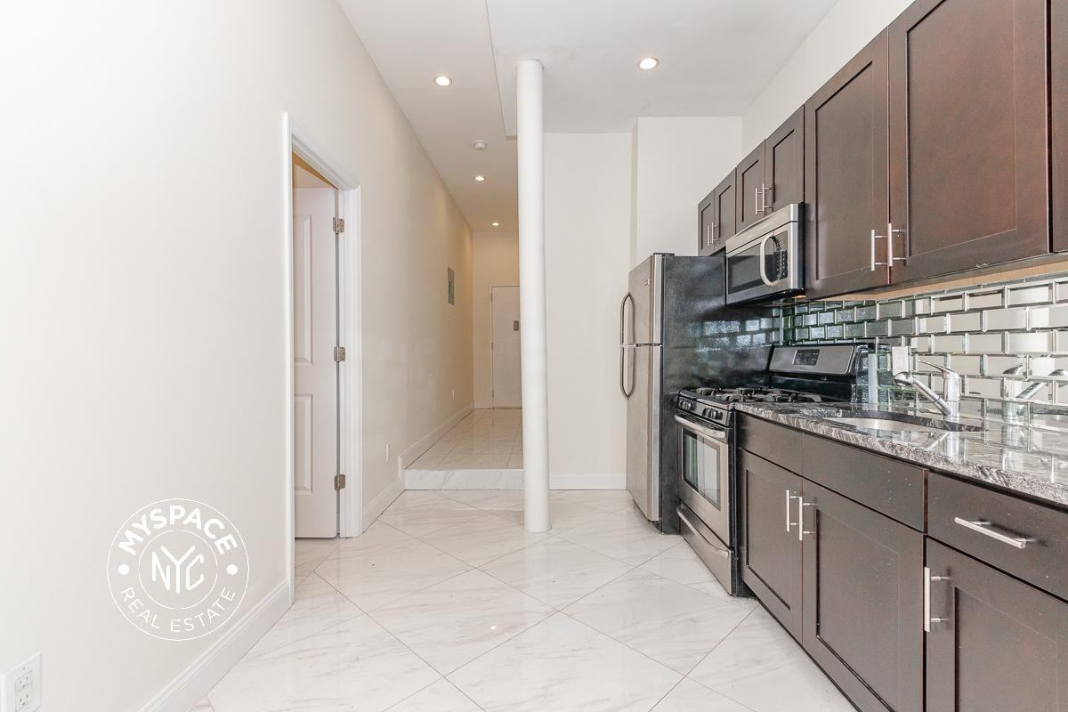 641 Saint Marks Ave #1G - Photo 2 of 9