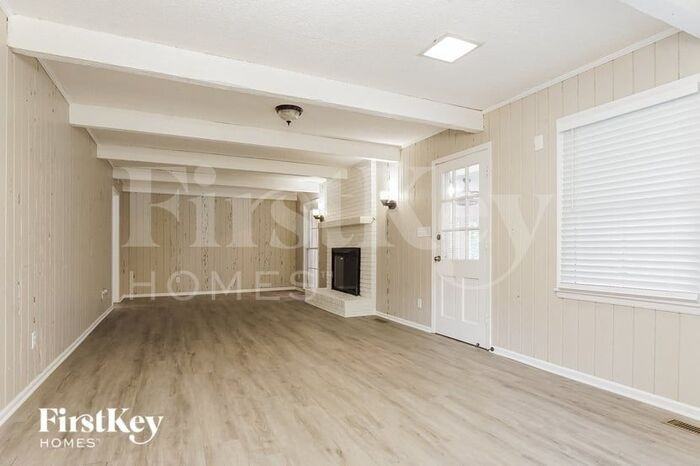 3453 Lynngate Cir - Photo 2 of 15