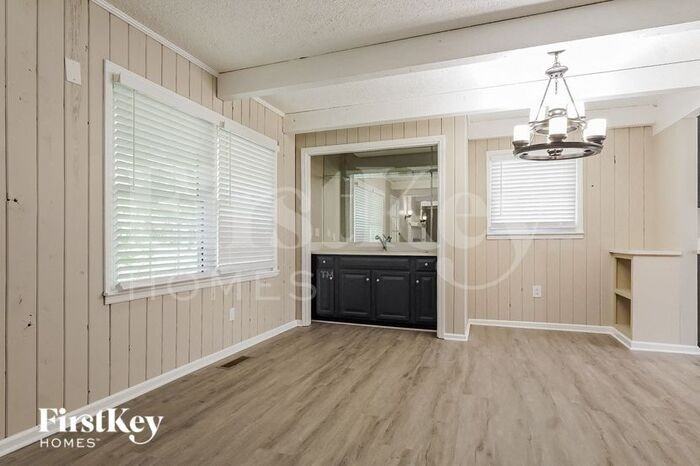 3453 Lynngate Cir - Photo 3 of 15