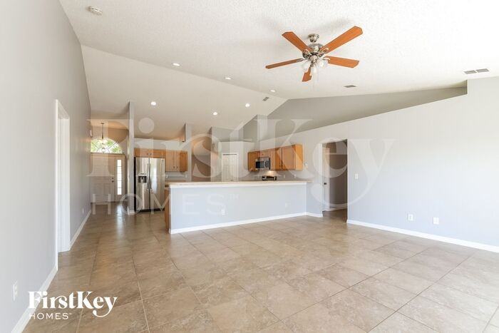 157 Sanderling Dr - Photo 3 of 15