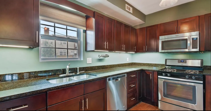 1615 Lyman Pl Ne #1 - Photo 3 of 16