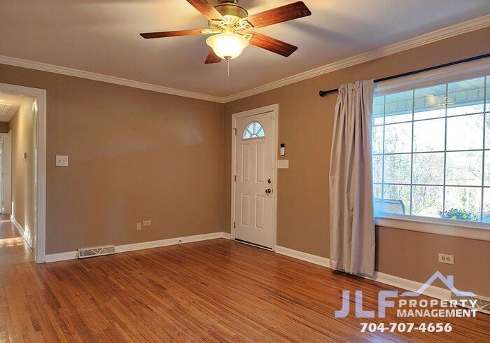 609 Deveron Pl Ne - Photo 2 of 34