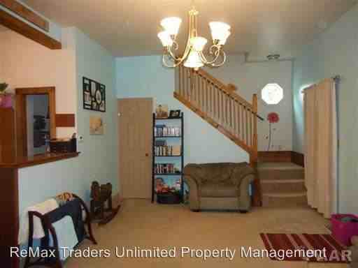 510 N Callender St - Photo 3 of 15