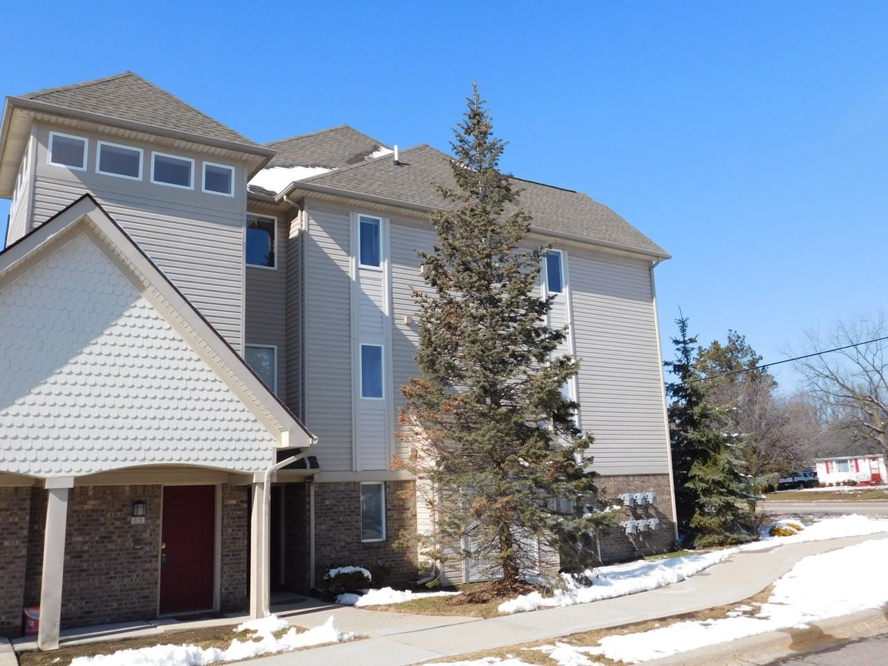 857 Brandon Ave #857 - Photo 3 of 27