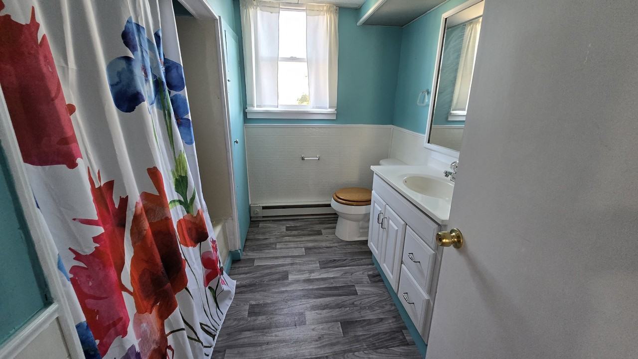 507 E State St #2ndFL - Photo 2 of 6