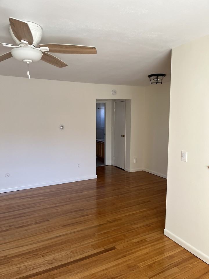 120 Osborne Hill Rd #D5 - Photo 3 of 8