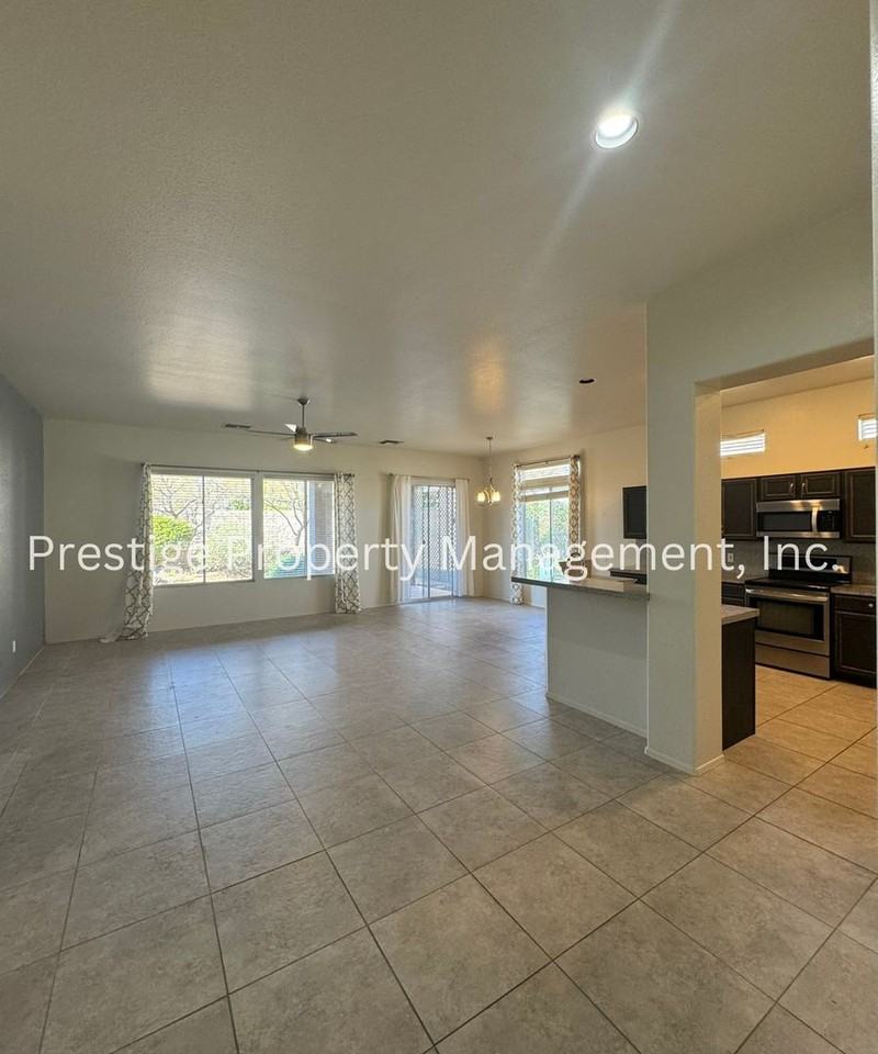 5252 W Winding Desert Dr - Photo 3 of 31