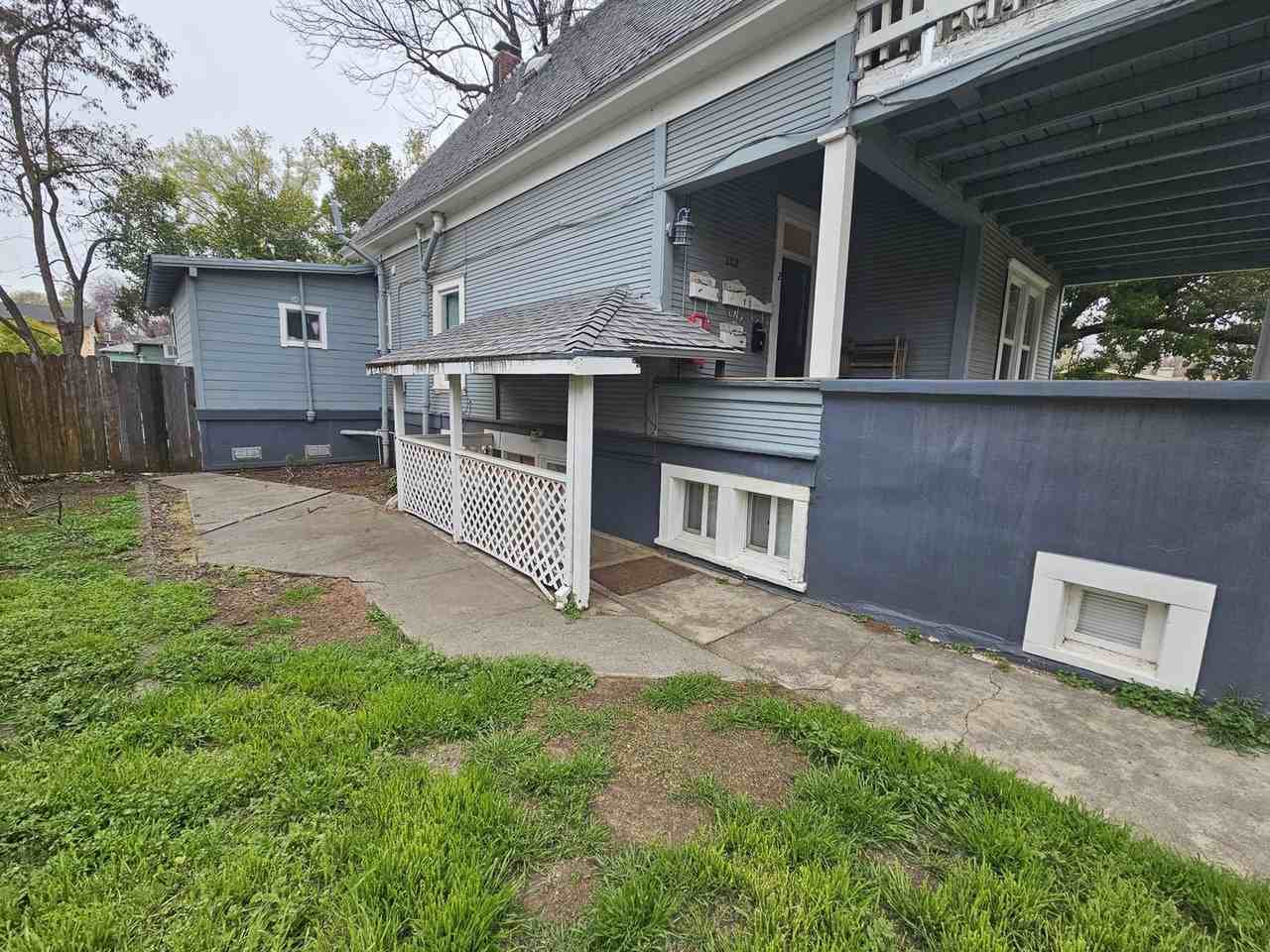 202 W 2nd Ave #1 - Photo 3 of 21