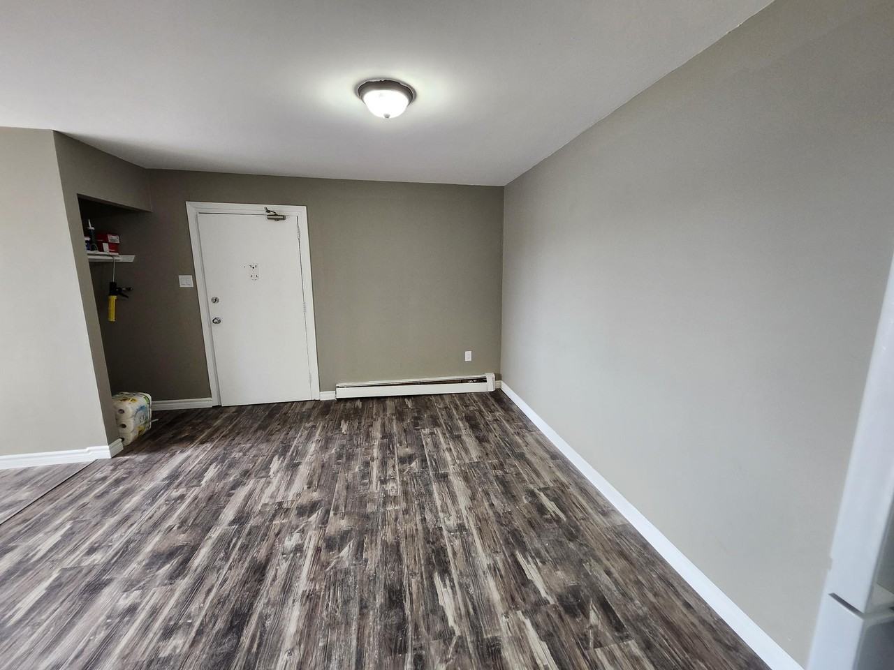 7 Roxbury Dr #9 - Photo 3 of 20