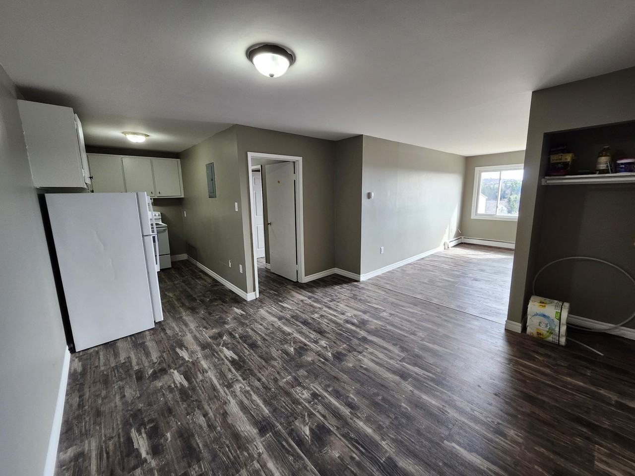 7 Roxbury Dr #9 - Photo 4 of 20