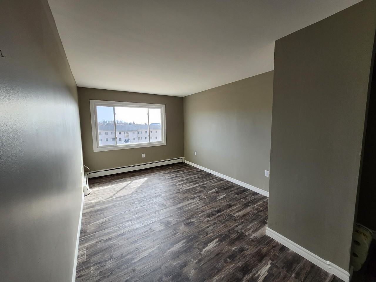 7 Roxbury Dr #9 - Photo 6 of 20