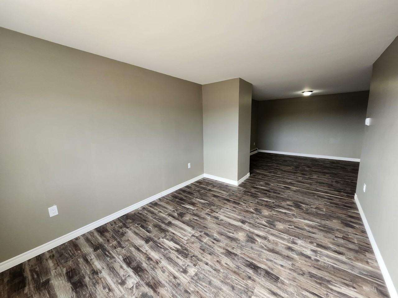 7 Roxbury Dr #9 - Photo 7 of 20