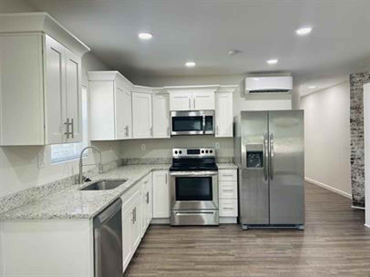 622 Perry Rd - Photo 5 of 32