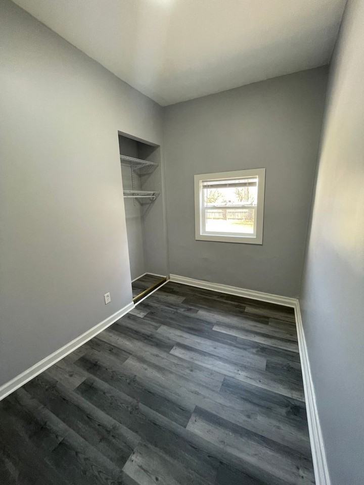 512 Whitlock Ave - Photo 7 of 13