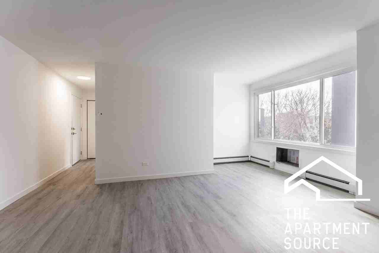 7621 N. Sheridan Rd. - Photo 3 of 8